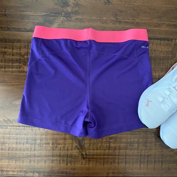 Like New!! Nike Compression Shorts XL - Picture 2 of 8